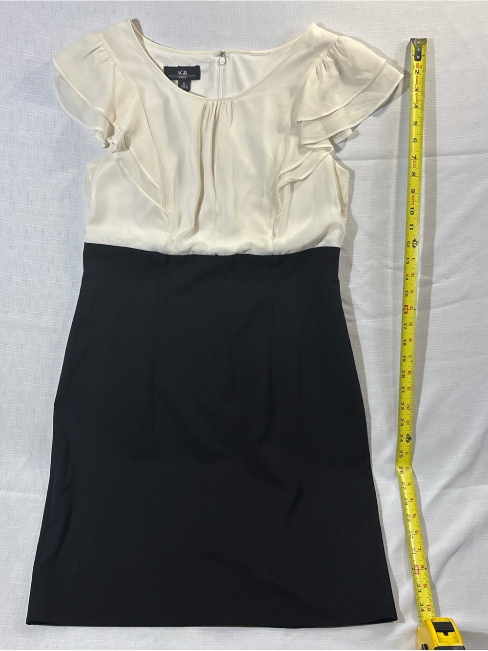 AGB Women’s Size 8 B&W Dress Flutter Sleeve Pleated No Belt